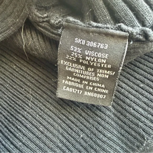 Le Château | women's small Black Wrap-Style Top with Buckle Detail - Picture 5 of 5